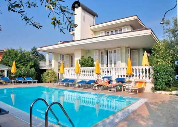 Gardenia & Charme Adults Friendly 4star Service ホテル バルドリーノ