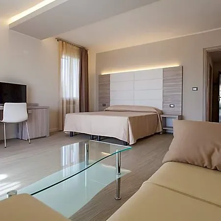 Готель Gardenia & Charme Adults Friendly 4star Service