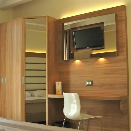 Готель Gardenia & Charme Adults Friendly 4star Service Бардоліно