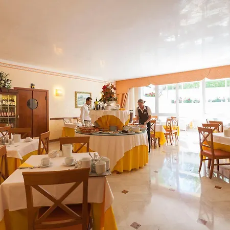 Отель Gardenia & Charme Adults Friendly 4star Service Бардолино